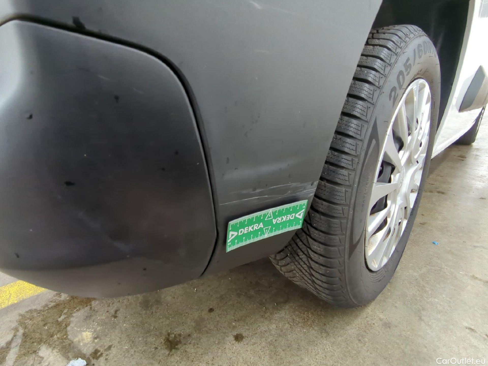  Toyota  Proace  City / 2019 / 4P / Fourgonnette 1.5 Medium 100 D-4D Business / BOITE DE VITESSE NEUVE
 #41