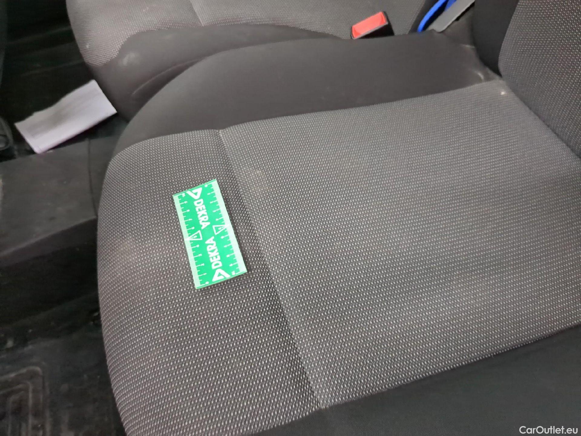  Toyota  Proace  City / 2019 / 4P / Fourgonnette 1.5 Medium 100 D-4D Business / BOITE DE VITESSE NEUVE
 #4