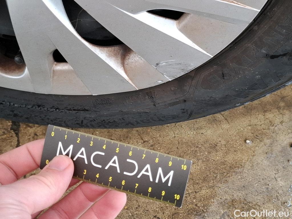  Toyota  Yaris TOYOTA  Hybride / 2019 / 5P / Berline Hybride 116h Dynamic #13