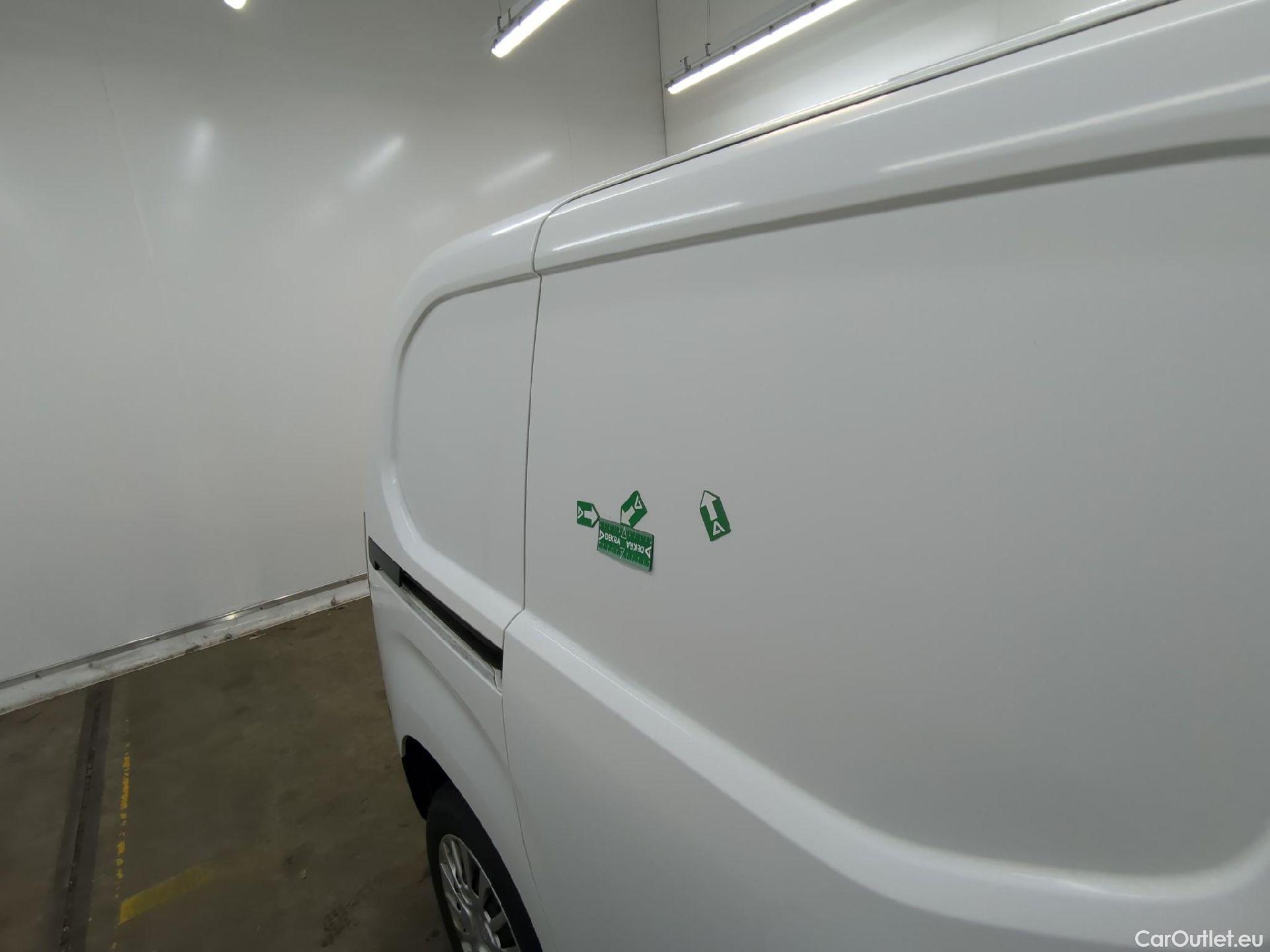  Toyota  Proace  City / 2019 / 4P / Fourgonnette 1.5 Medium 100 D-4D Business / BOITE DE VITESSE NEUVE
 #13