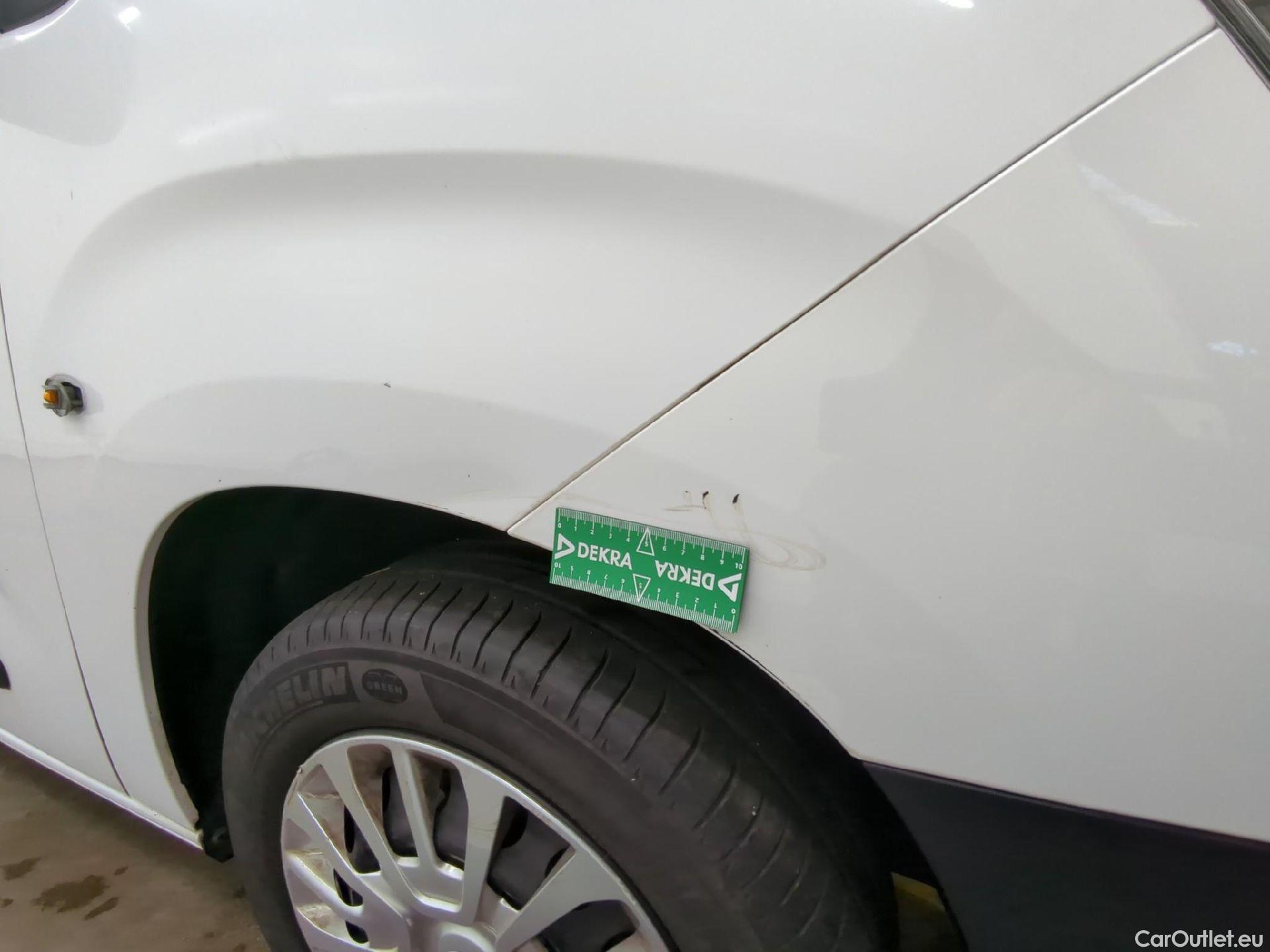  Toyota  Proace  City / 2019 / 4P / Fourgonnette 1.5 Medium 100 D-4D Business / BOITE DE VITESSE NEUVE
 #19