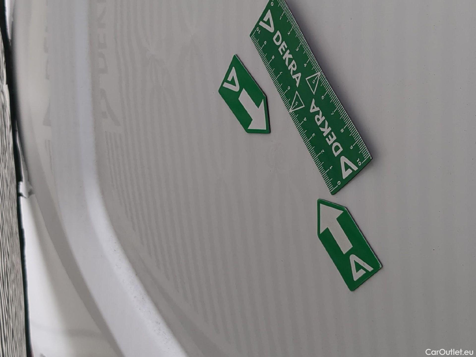  Toyota  Proace  City / 2019 / 4P / Fourgonnette 1.5 Medium 100 D-4D Business / BOITE DE VITESSE NEUVE
 #8