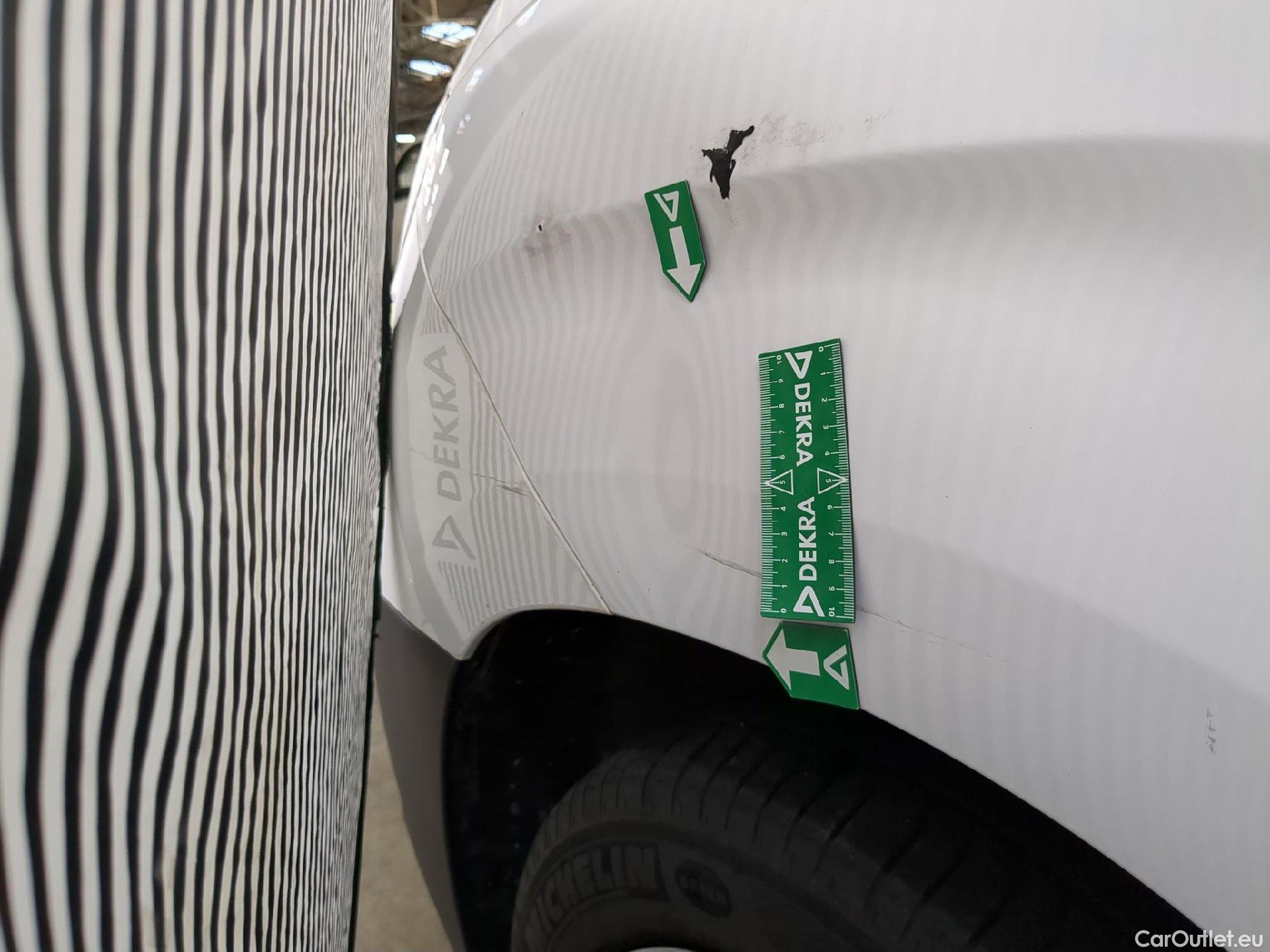  Toyota  Proace  City / 2019 / 4P / Fourgonnette 1.5 Medium 100 D-4D Business / BOITE DE VITESSE NEUVE
 #24