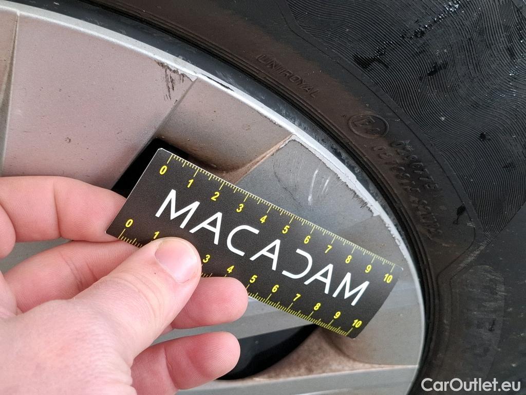  Toyota  Yaris TOYOTA  Hybride / 2019 / 5P / Berline Hybride 116h Dynamic #12