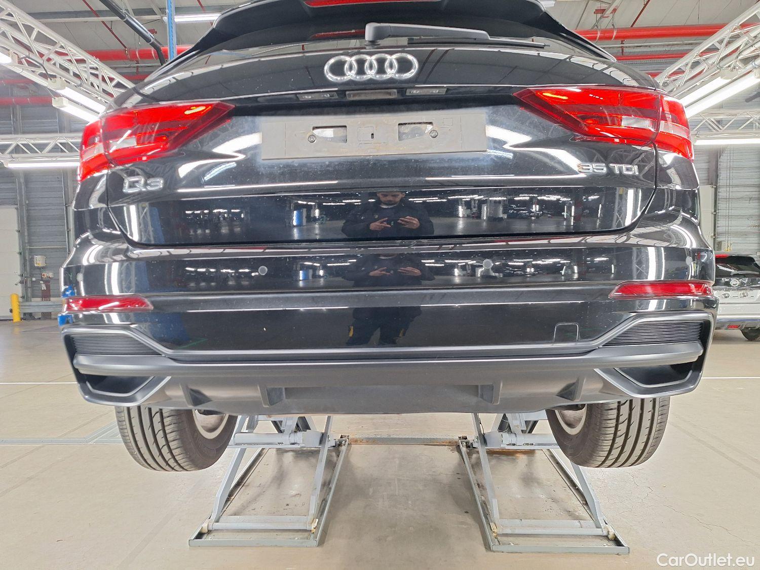  Audi  Q3 Audi,  '18, Audi  35 TDI S tronic S line Business Edition 5d #11