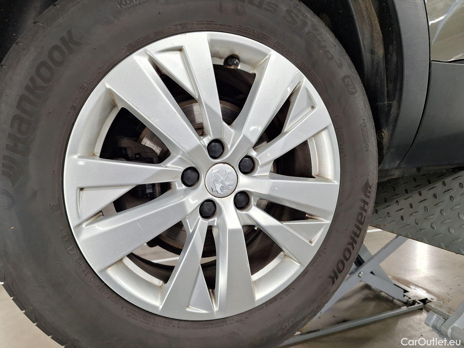  Peugeot  5008 Peugeot,  '16, Peugeot  1.2 PureTech 96kW S&S EAT8 Active 5d #8