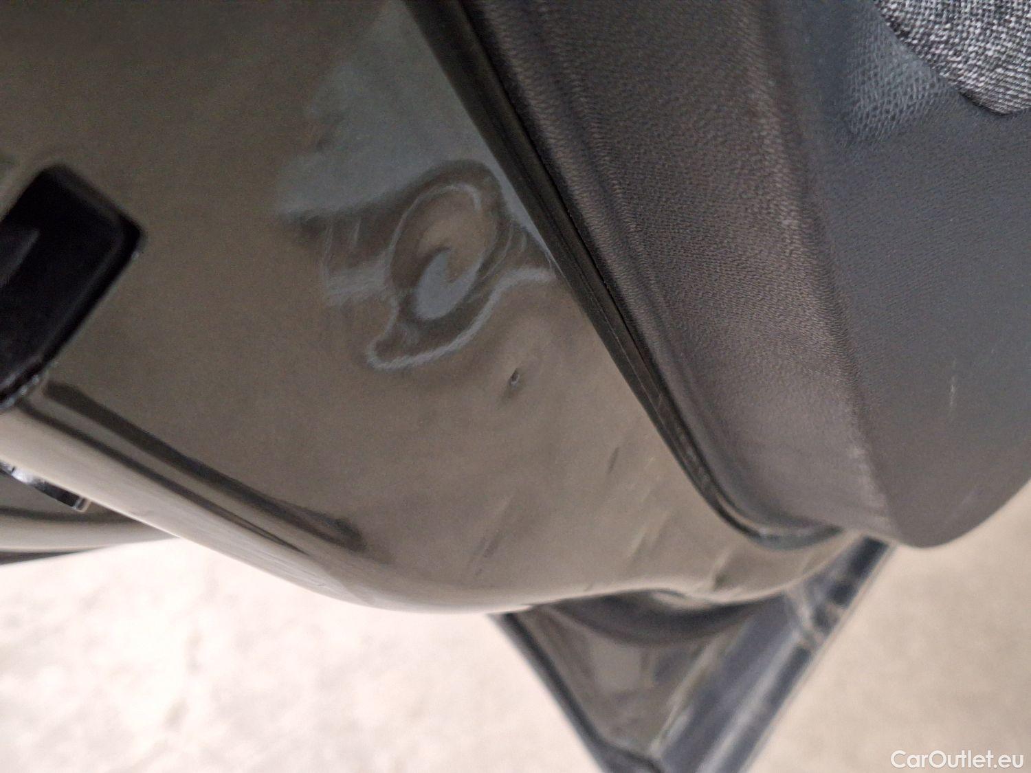  Peugeot  5008 Peugeot,  '16, Peugeot  1.2 PureTech 96kW S&S EAT8 Active 5d #41