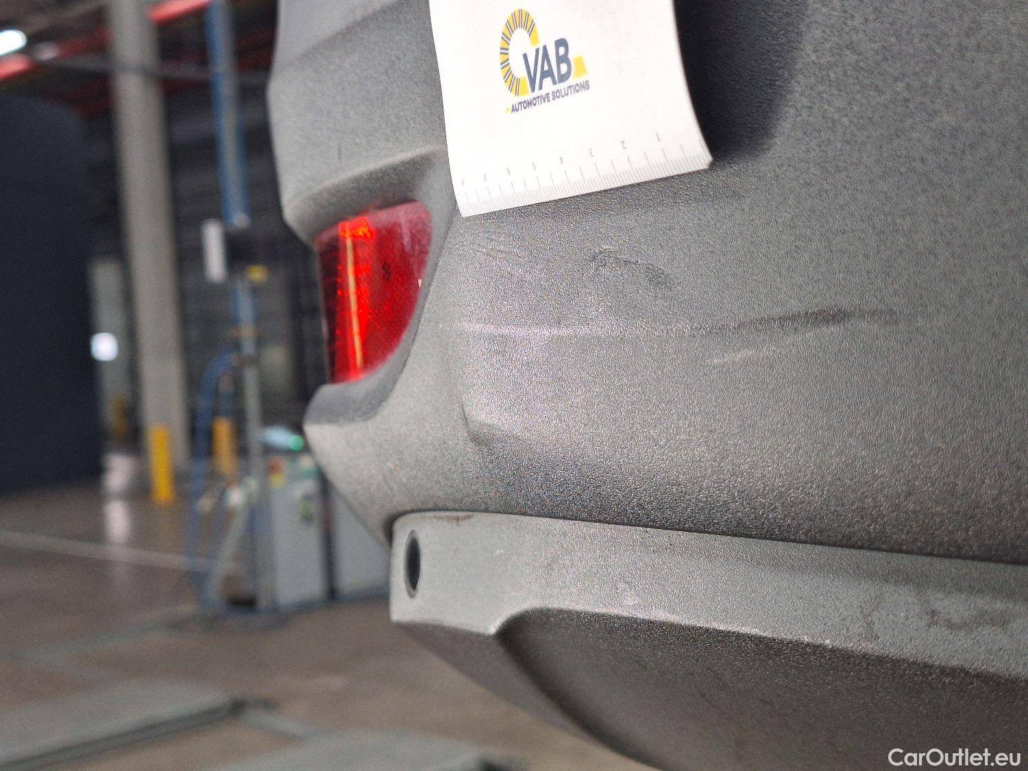  Peugeot  5008 Peugeot,  '16, Peugeot  1.2 PureTech 96kW S&S EAT8 Active 5d #19