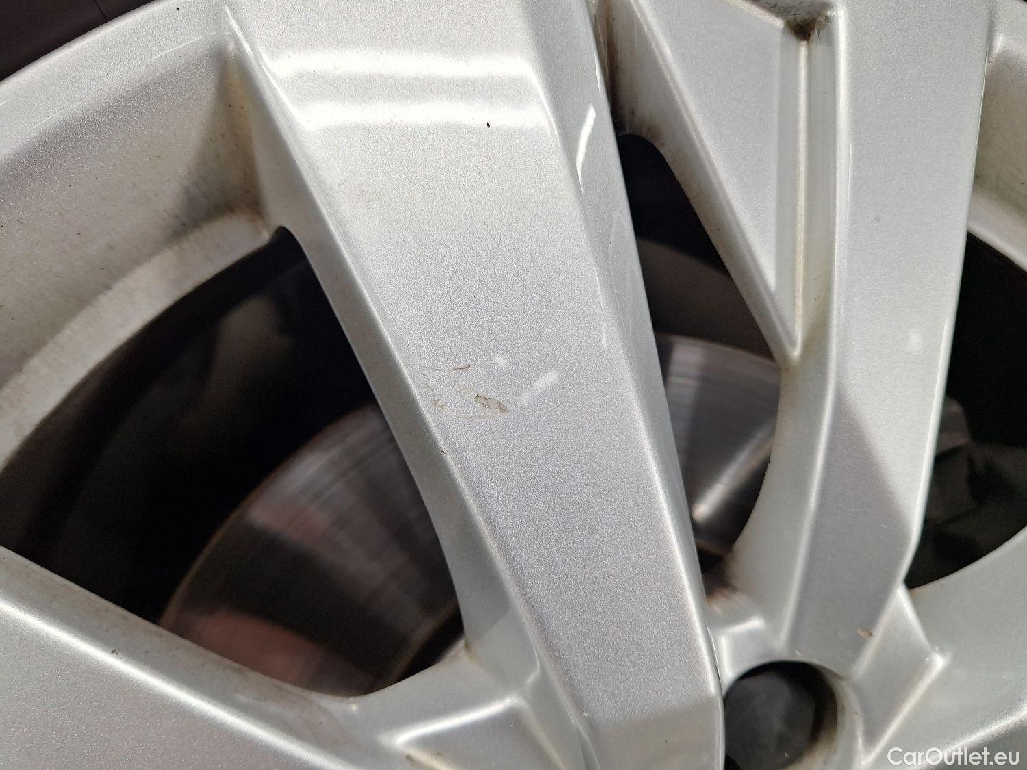  Peugeot  5008 Peugeot,  '16, Peugeot  1.2 PureTech 96kW S&S EAT8 Active 5d #5