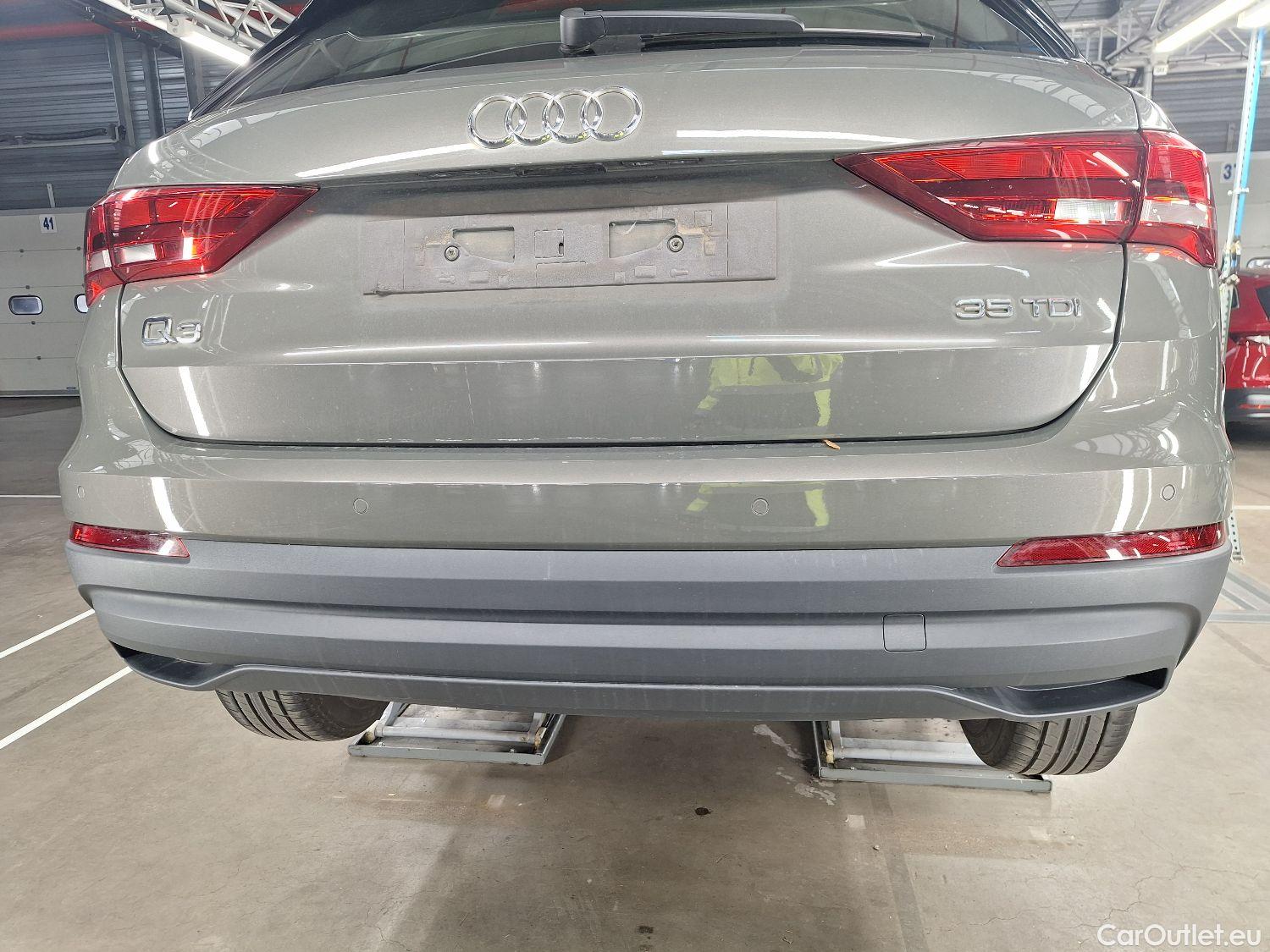  Audi  Q3 Audi,  '18, Audi  35 TDI S Tronic Business Edition 5d #16