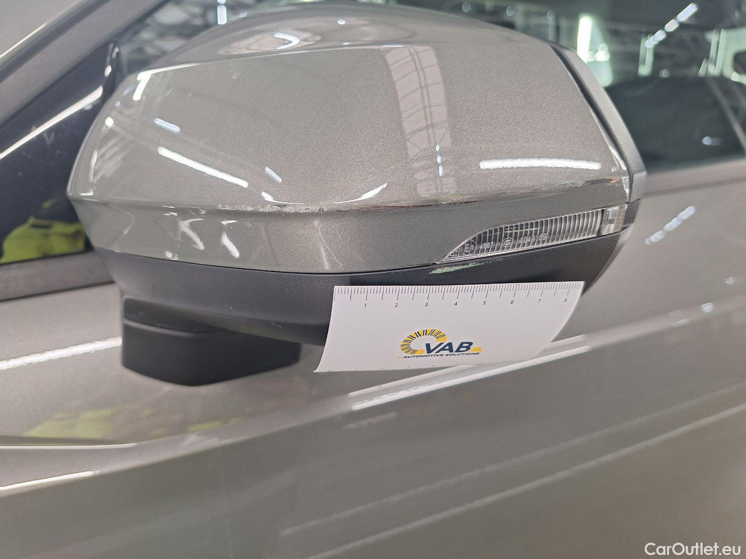  Audi  Q3 Audi,  '18, Audi  35 TDI S Tronic Business Edition 5d #38