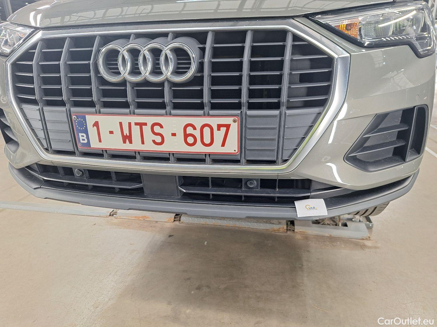  Audi  Q3 Audi,  '18, Audi  35 TDI S Tronic Business Edition 5d #25