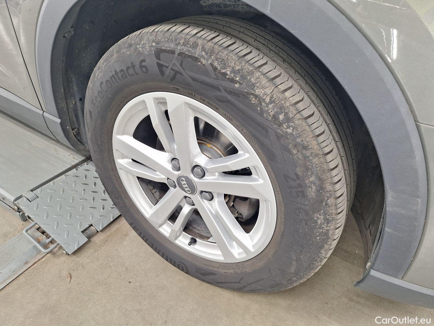  Audi  Q3 Audi,  '18, Audi  35 TDI S Tronic Business Edition 5d #43