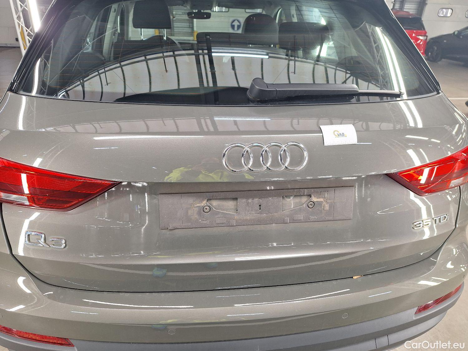  Audi  Q3 Audi,  '18, Audi  35 TDI S Tronic Business Edition 5d #27