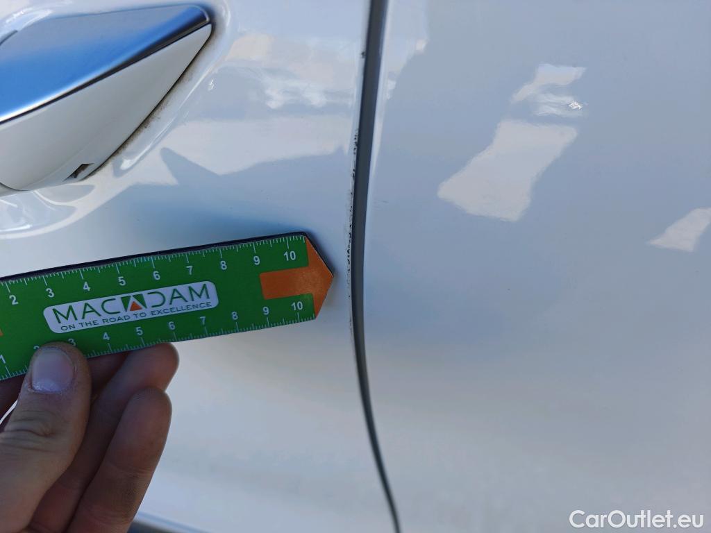  Hyundai   Ioniq HYUNDAI / 2019 / 5P / berlina con portón 1.6 GDI HEV Tecno DCT #4