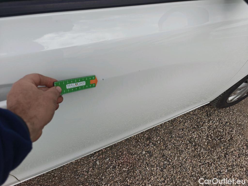  Peugeot  308 PEUGEOT  / 2017 / 5P / berlina con portón 5p Active BlueHDi 130 S&S #10