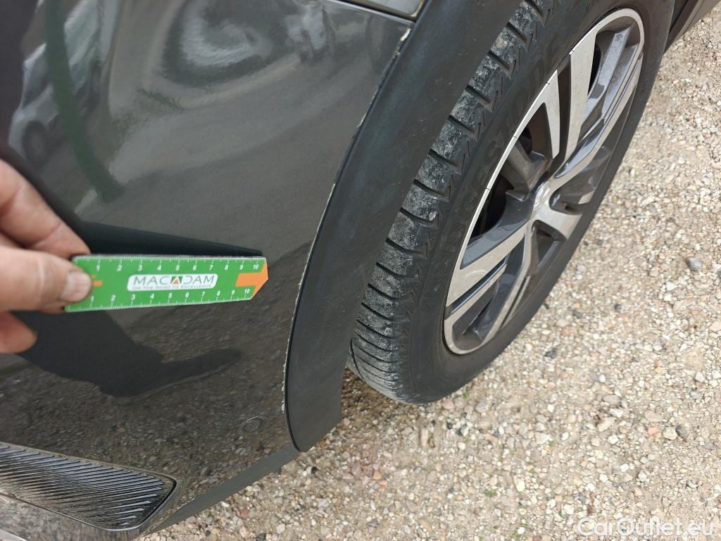  Peugeot  3008 PEUGEOT  / 2020 / 5P / todoterreno 1.5 BlueHDi 96kW (130CV) S&S Allure EAT8 #29