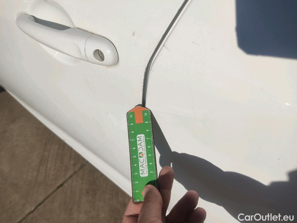  Renault  Zoe RENAULT  / 2019 / 5P / berlina con portón Life 80 kW R110 Bateria 40kWh #4