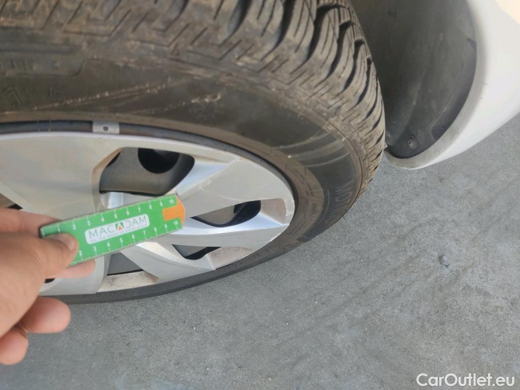  Renault  Zoe RENAULT  / 2019 / 5P / berlina con portón Life 80 kW R110 Bateria 40kWh #11