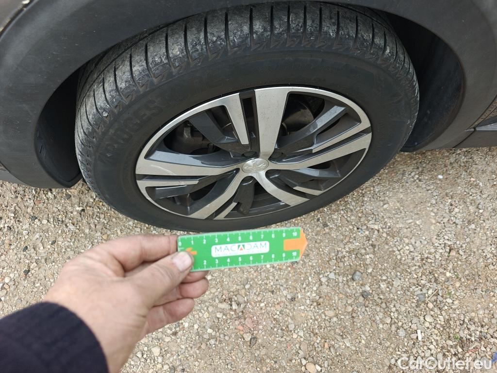  Peugeot  3008 PEUGEOT  / 2020 / 5P / todoterreno 1.5 BlueHDi 96kW (130CV) S&S Allure EAT8 #11