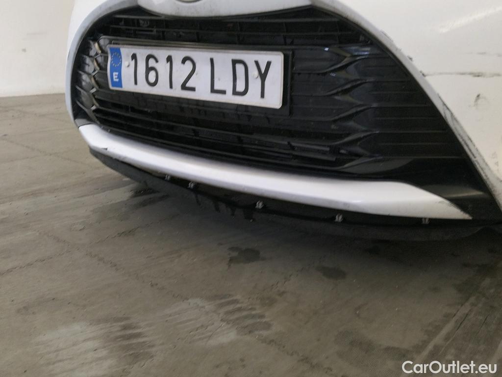  Toyota  Yaris TOYOTA  / 2017 / 5P / berlina con portón 1.5 100H Active #19