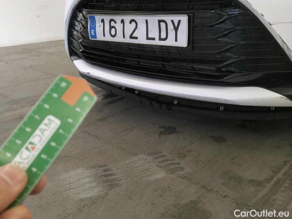  Toyota  Yaris TOYOTA  / 2017 / 5P / berlina con portón 1.5 100H Active #20