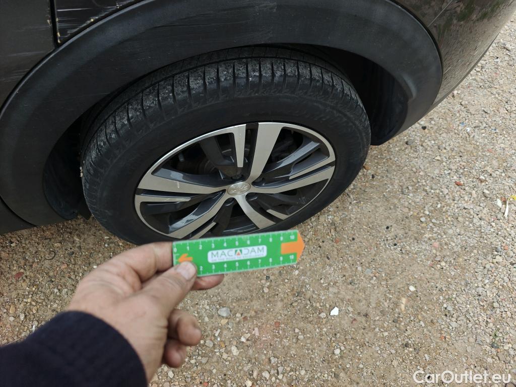  Peugeot  3008 PEUGEOT  / 2020 / 5P / todoterreno 1.5 BlueHDi 96kW (130CV) S&S Allure EAT8 #13