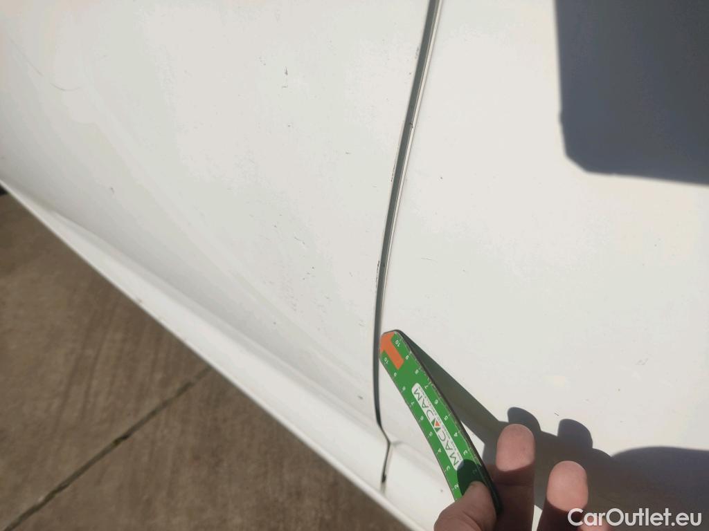  Renault  Zoe RENAULT  / 2019 / 5P / berlina con portón Life 80 kW R110 Bateria 40kWh #5