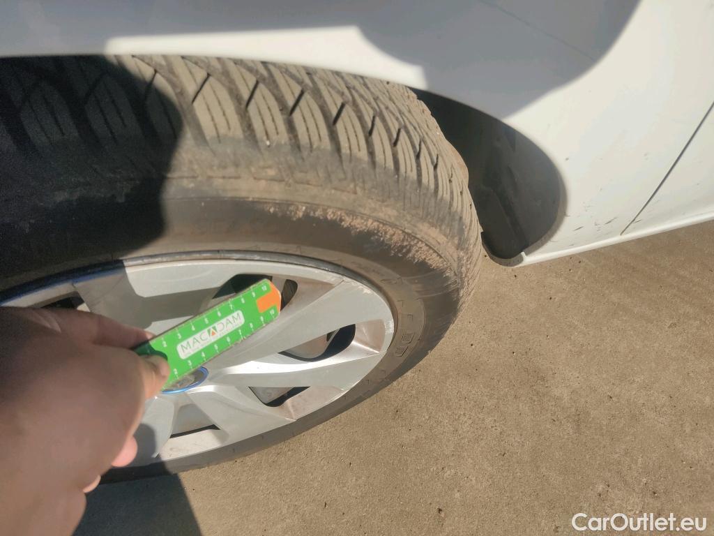  Renault  Zoe RENAULT  / 2019 / 5P / berlina con portón Life 80 kW R110 Bateria 40kWh #9