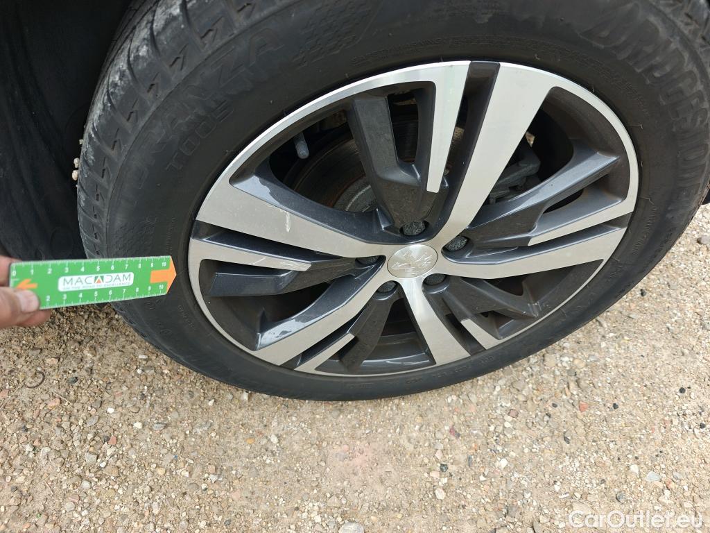  Peugeot  3008 PEUGEOT  / 2020 / 5P / todoterreno 1.5 BlueHDi 96kW (130CV) S&S Allure EAT8 #14