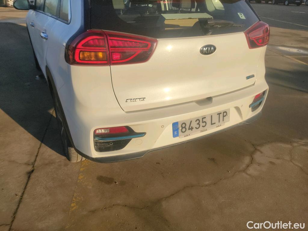  KIA  Niro KIA e- / 2016 / 5P / crossover e- 150kW (204CV) Drive (Long Range) #11