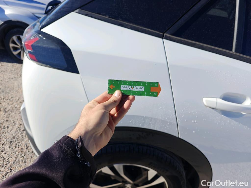  Peugeot  2008 PEUGEOT  / 2019 / 5P / todoterreno Allure BlueHDI 81kW (110CV) #48