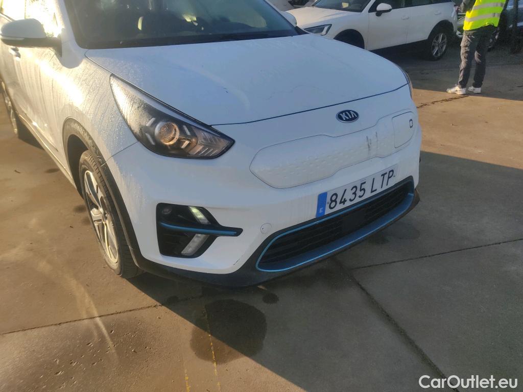  KIA  Niro KIA e- / 2016 / 5P / crossover e- 150kW (204CV) Drive (Long Range) #9