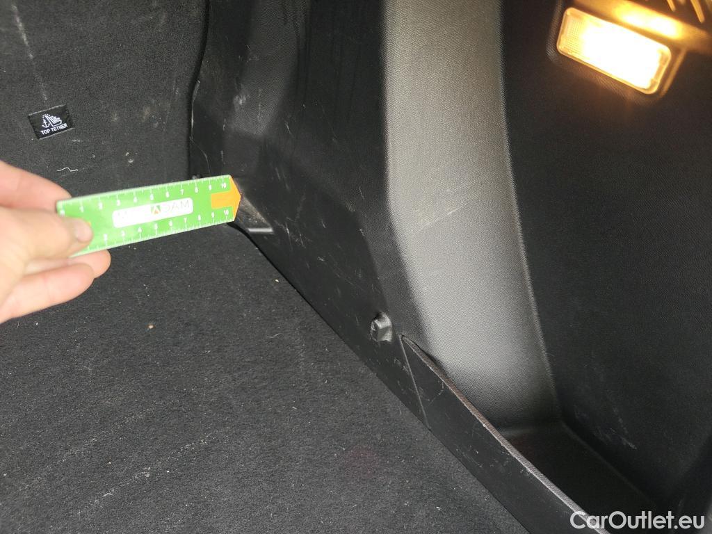  Peugeot  2008 PEUGEOT  / 2019 / 5P / todoterreno Active Puretech 100 S&S BVM6 #16