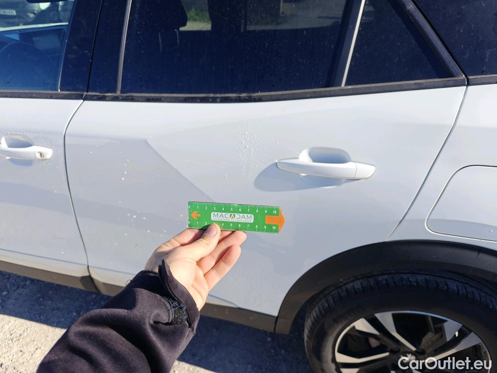  Peugeot  2008 PEUGEOT  / 2019 / 5P / todoterreno Allure BlueHDI 81kW (110CV) #26