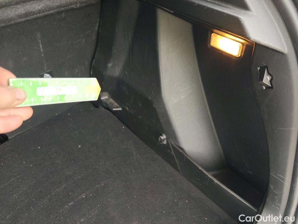  Peugeot  2008 PEUGEOT  / 2019 / 5P / todoterreno Active Puretech 100 S&S BVM6 #15