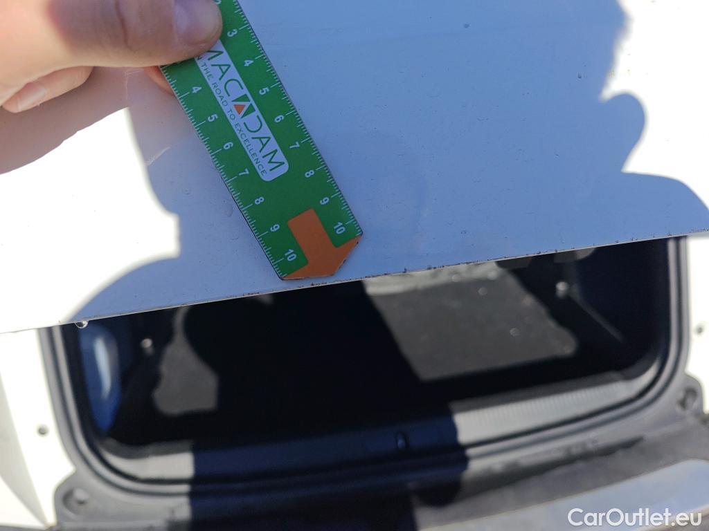  Peugeot  2008 PEUGEOT  / 2019 / 5P / todoterreno Allure BlueHDI 81kW (110CV) #9