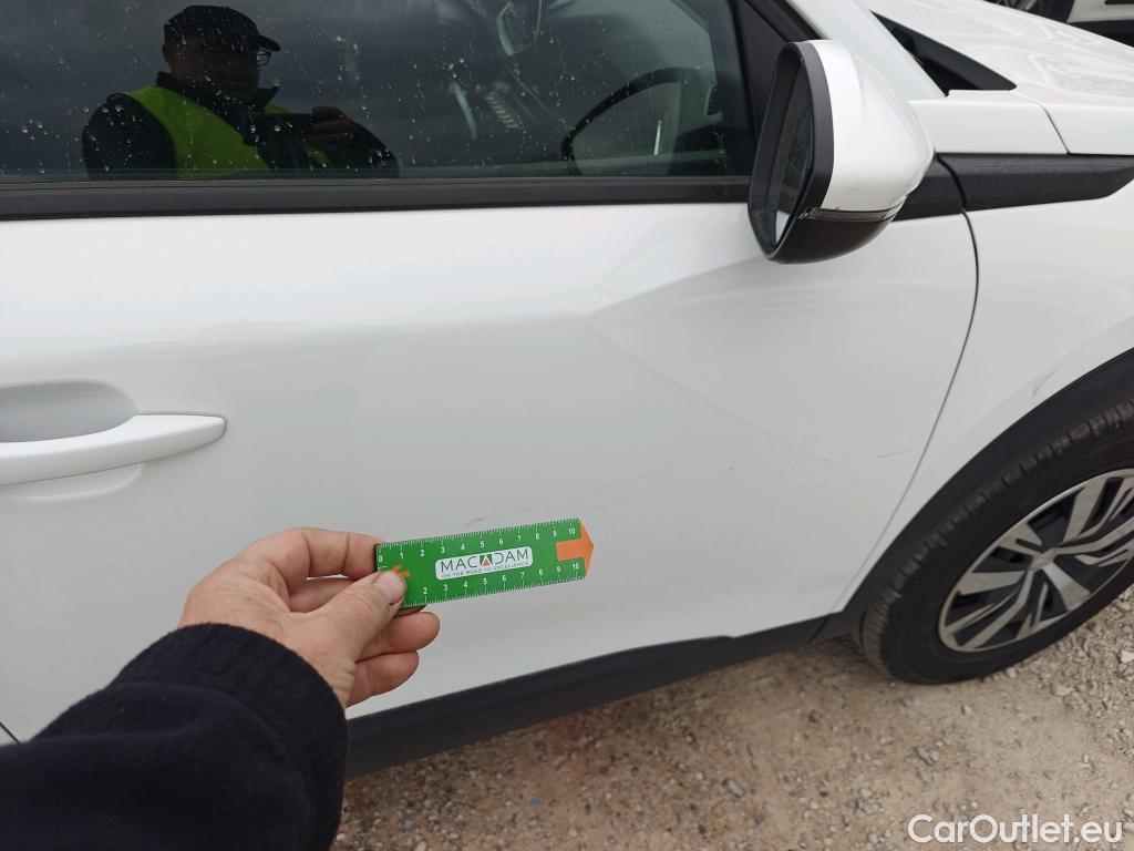  Peugeot  2008 PEUGEOT  / 2019 / 5P / todoterreno Active Puretech 100 S&S BVM6 #24