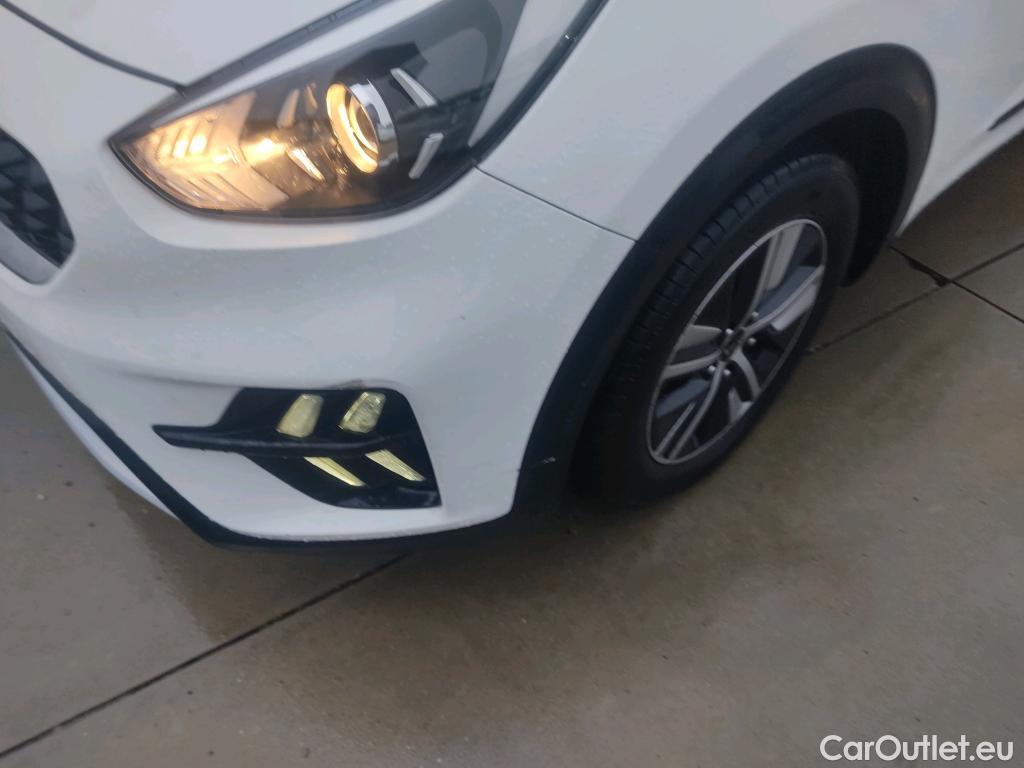  KIA  Niro KIA  / 2019 / 5P / crossover 1.6 GDi HEV 104kW (141CV) Drive #19