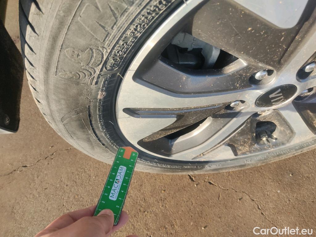  KIA  Niro KIA e- / 2016 / 5P / crossover e- 150kW (204CV) Drive (Long Range) #21