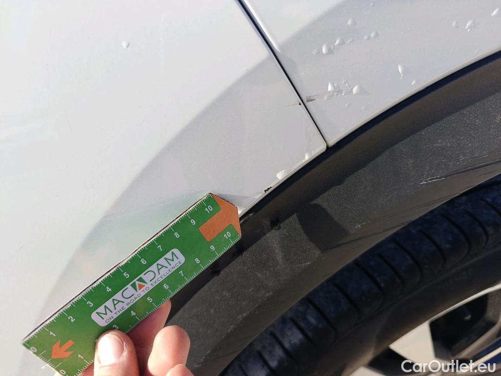  Peugeot  2008 PEUGEOT  / 2019 / 5P / todoterreno Allure BlueHDI 81kW (110CV) #51