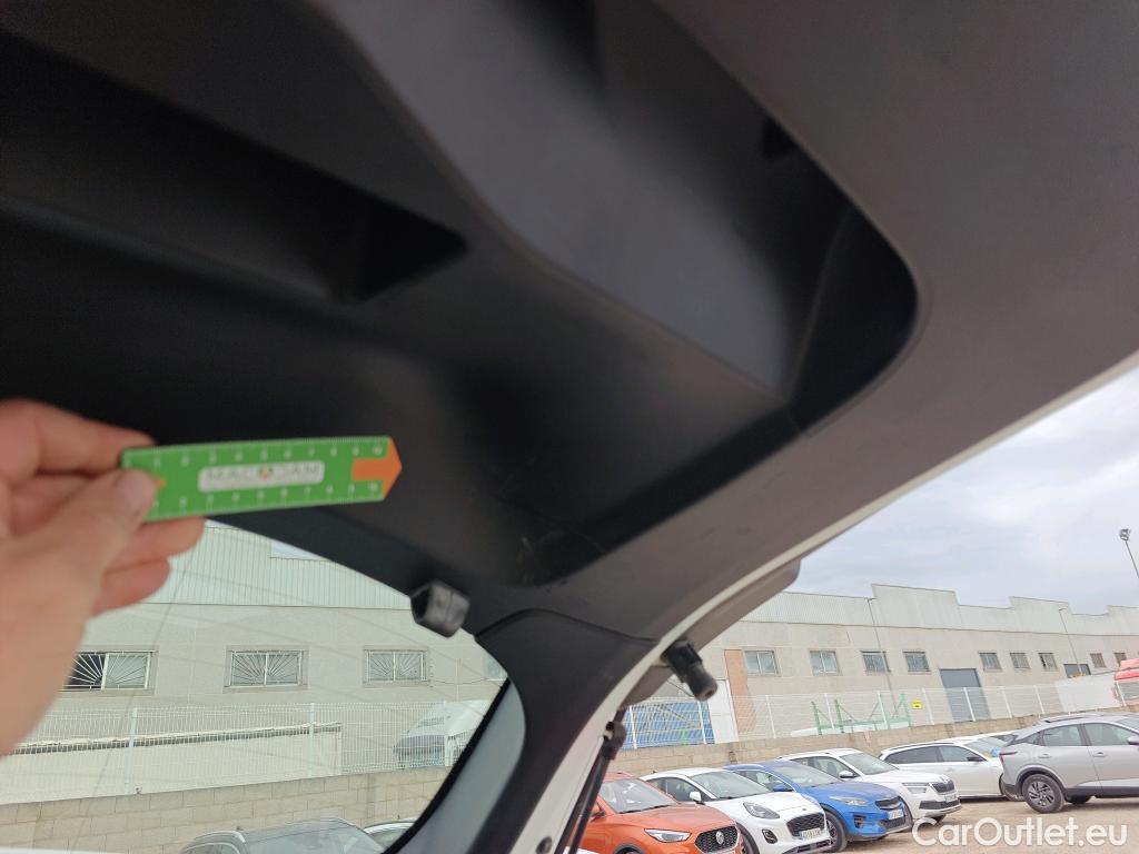  Peugeot  2008 PEUGEOT  / 2019 / 5P / todoterreno Active Puretech 100 S&S BVM6 #11