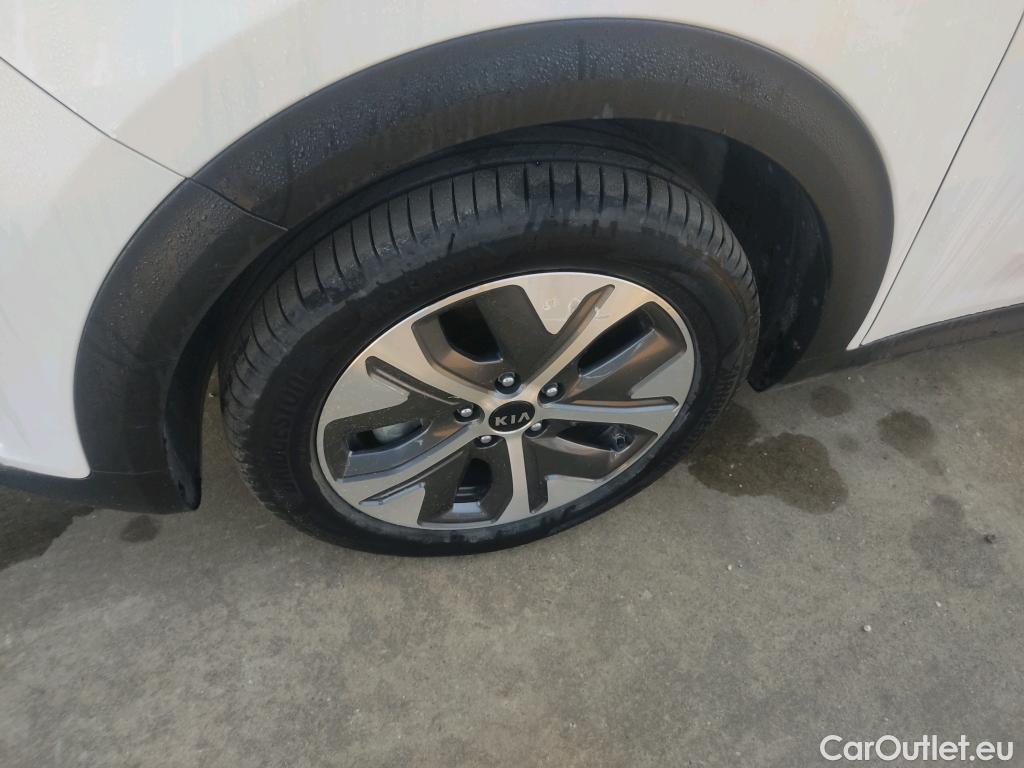  KIA  Niro KIA e- / 2016 / 5P / crossover e- 150kW (204CV) Drive (Long Range) #1