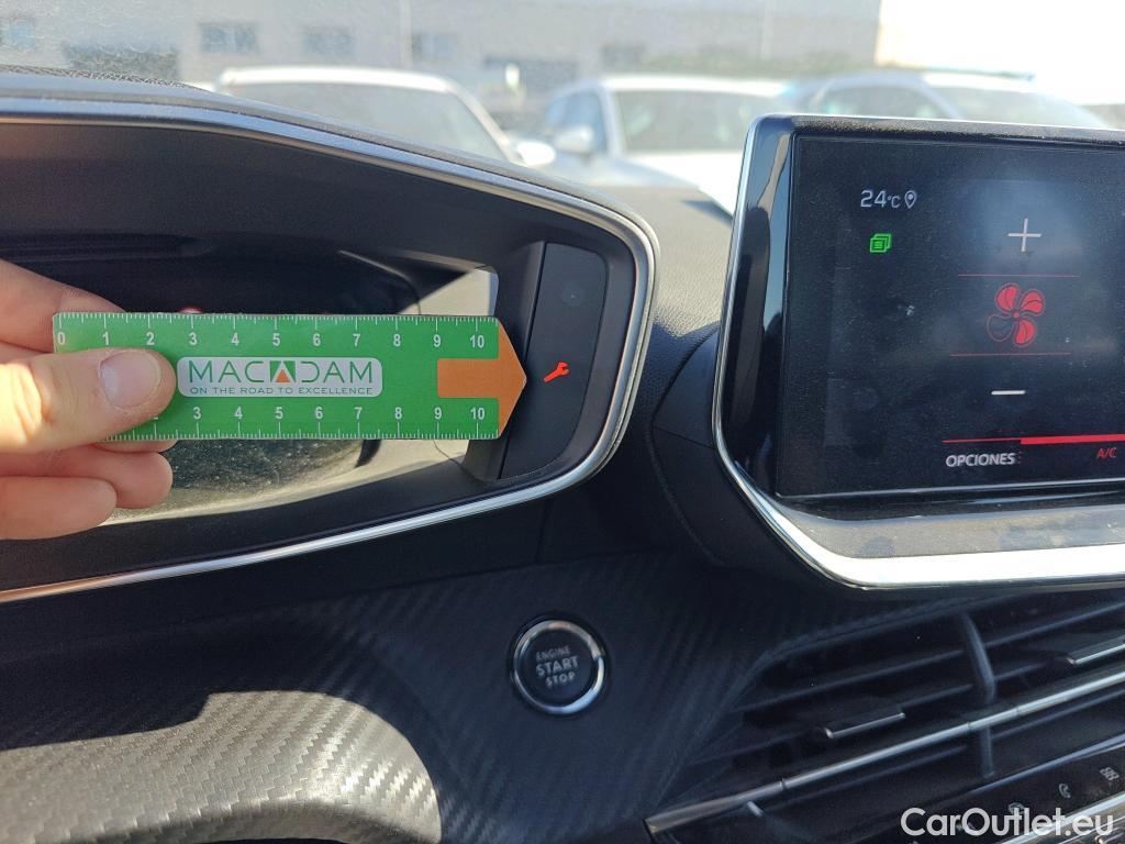  Peugeot  208 PEUGEOT  / 2019 / 5P / berlina con portón BlueHDi 73kW (100CV) Allure #71