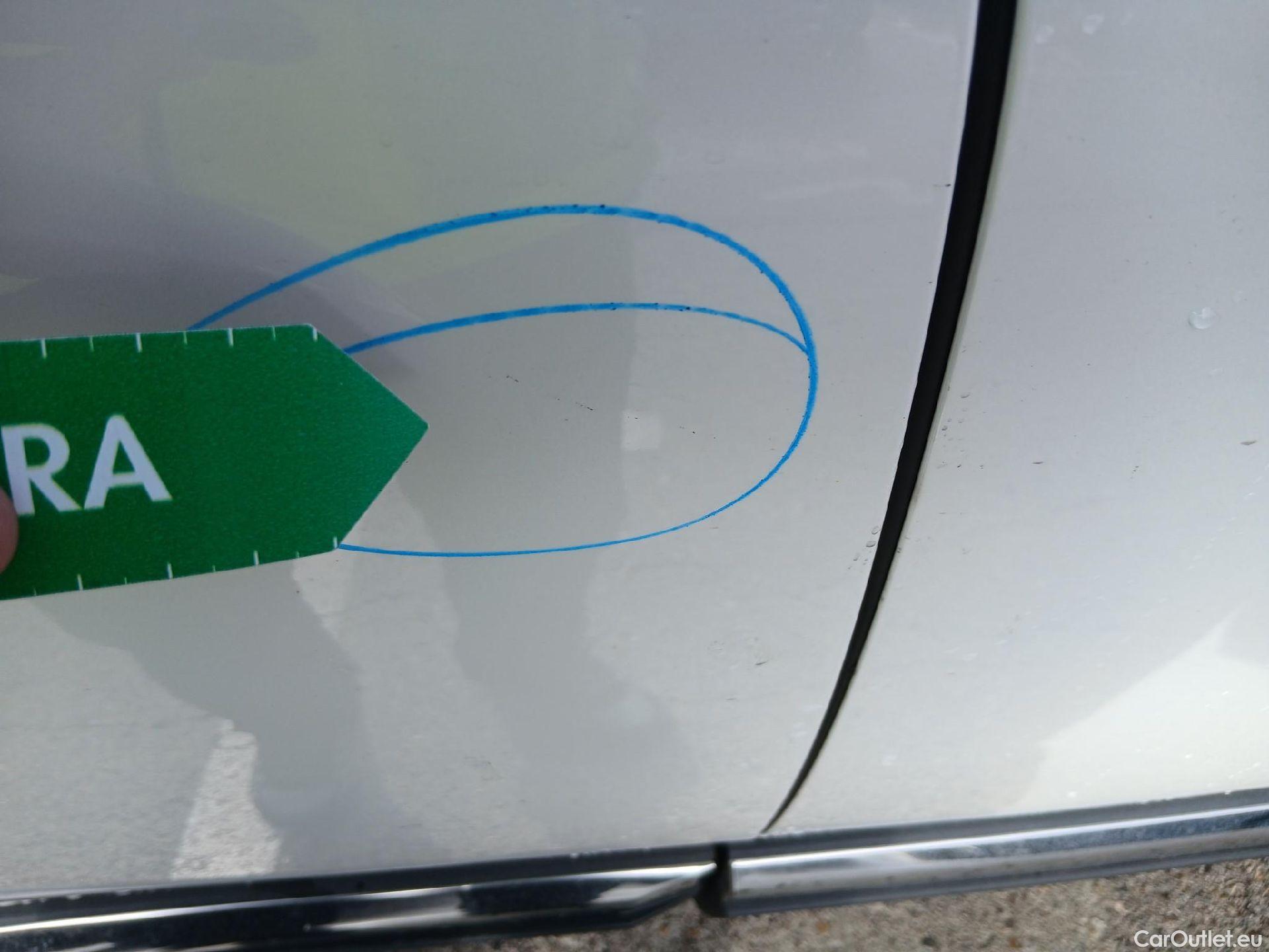  Peugeot  3008 PEUGEOT  / 2016 / 5P / todoterreno 1.2 PURETECH 96KW (130CV) ALLURE S&S (CX) #12