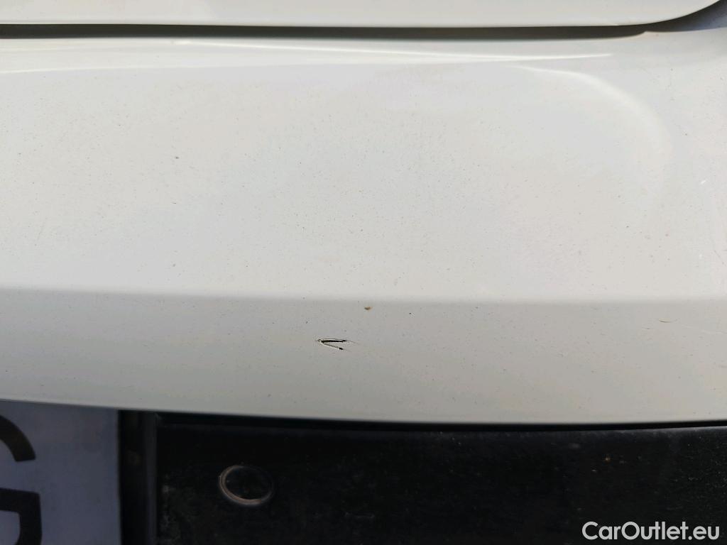  Peugeot  208 PEUGEOT  / 2019 / 5P / berlina con portón BlueHDi 73kW (100CV) Allure #53