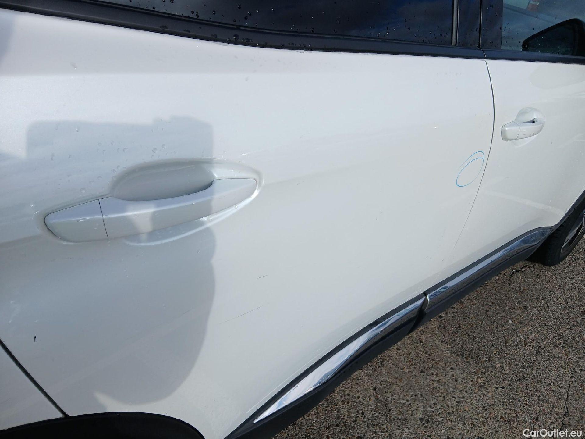  Peugeot  3008 PEUGEOT  / 2016 / 5P / todoterreno 1.2 PURETECH 96KW (130CV) ALLURE S&S (CX) #13