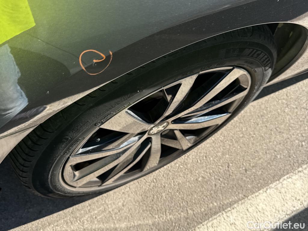  Peugeot  508 PEUGEOT  / 2018 / 5P / berlina con portón 5P GT Line BlueHDi 120kW (160) S&S EAT8 #9