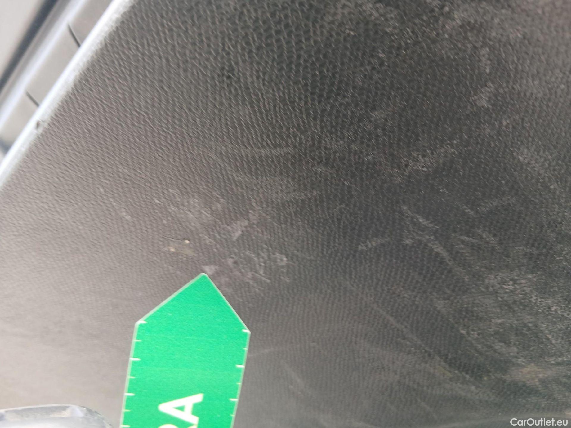  Peugeot  3008 PEUGEOT  / 2016 / 5P / todoterreno 1.2 PURETECH 96KW (130CV) ALLURE S&S (CX) #6