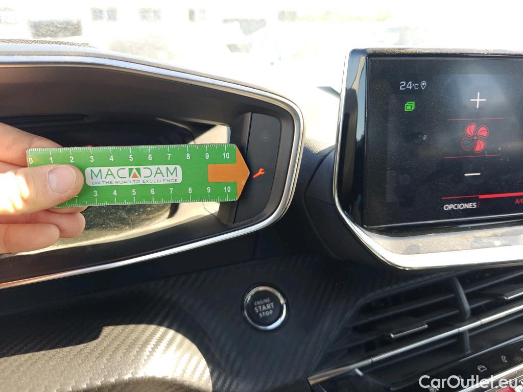  Peugeot  208 PEUGEOT  / 2019 / 5P / berlina con portón BlueHDi 73kW (100CV) Allure #70